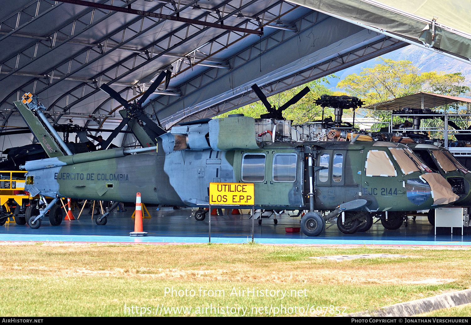 Aircraft Photo of EJC2144 | Sikorsky UH-60L Black Hawk (S-70A) | Colombia - Army | AirHistory.net #697852