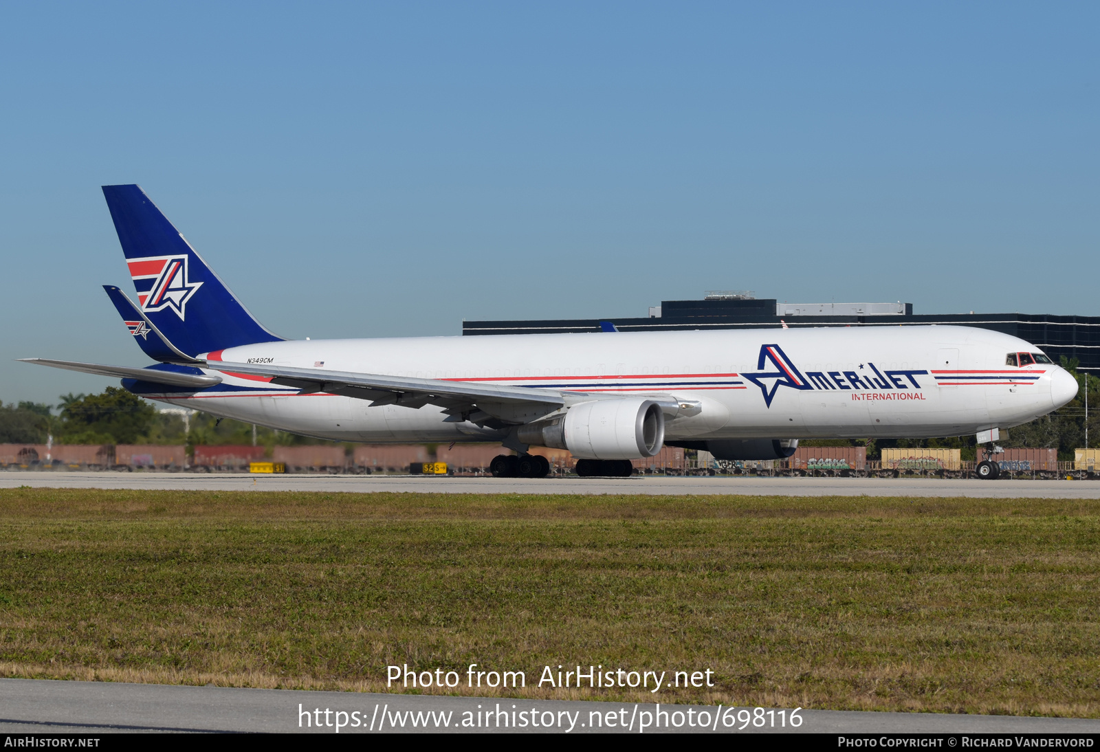 Aircraft Photo of N349CM | Boeing 767-323/ER(BDSF) | Amerijet International | AirHistory.net #698116