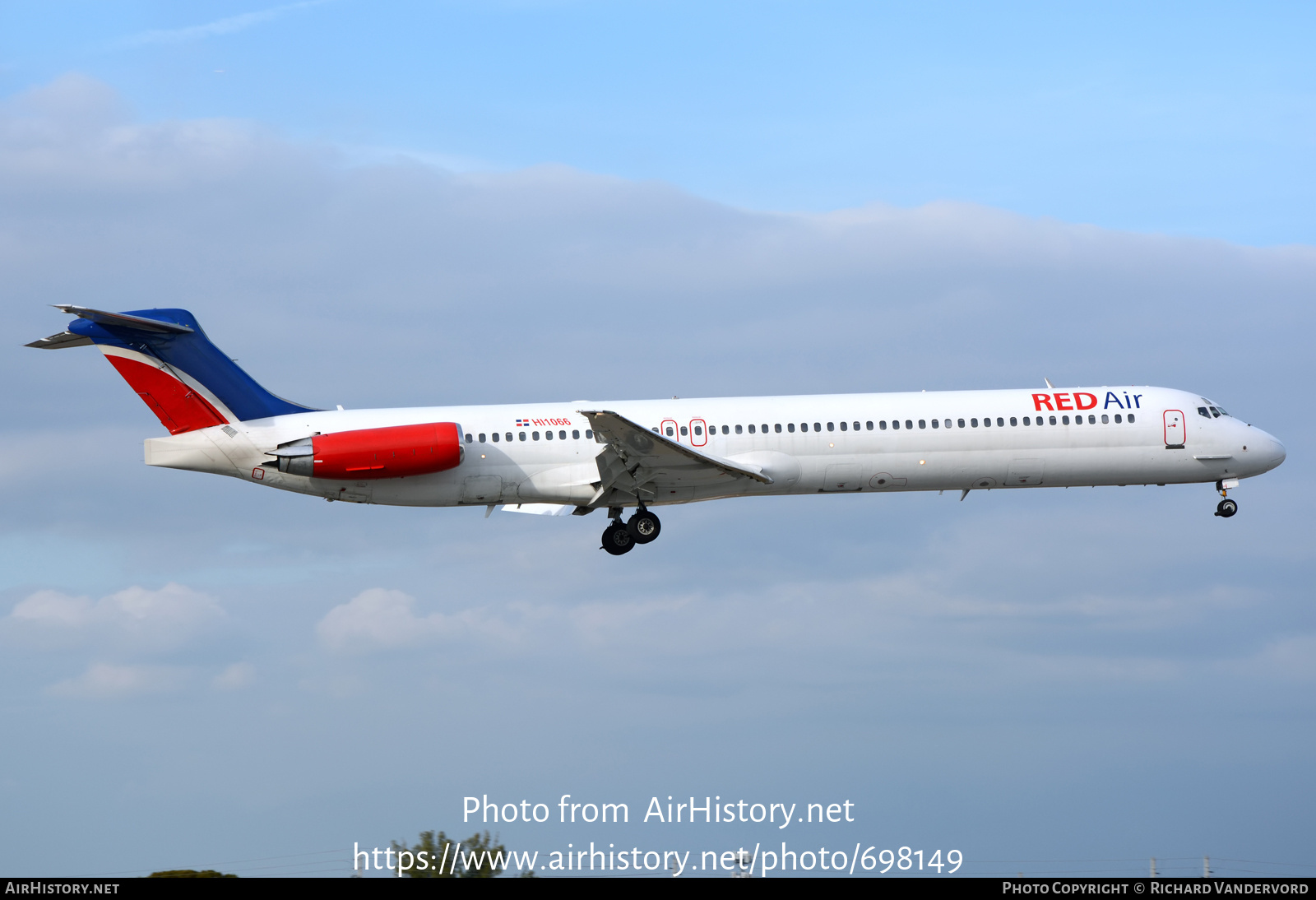 Aircraft Photo of HI1066 | McDonnell Douglas MD-82 (DC-9-82) | Red Air | AirHistory.net #698149