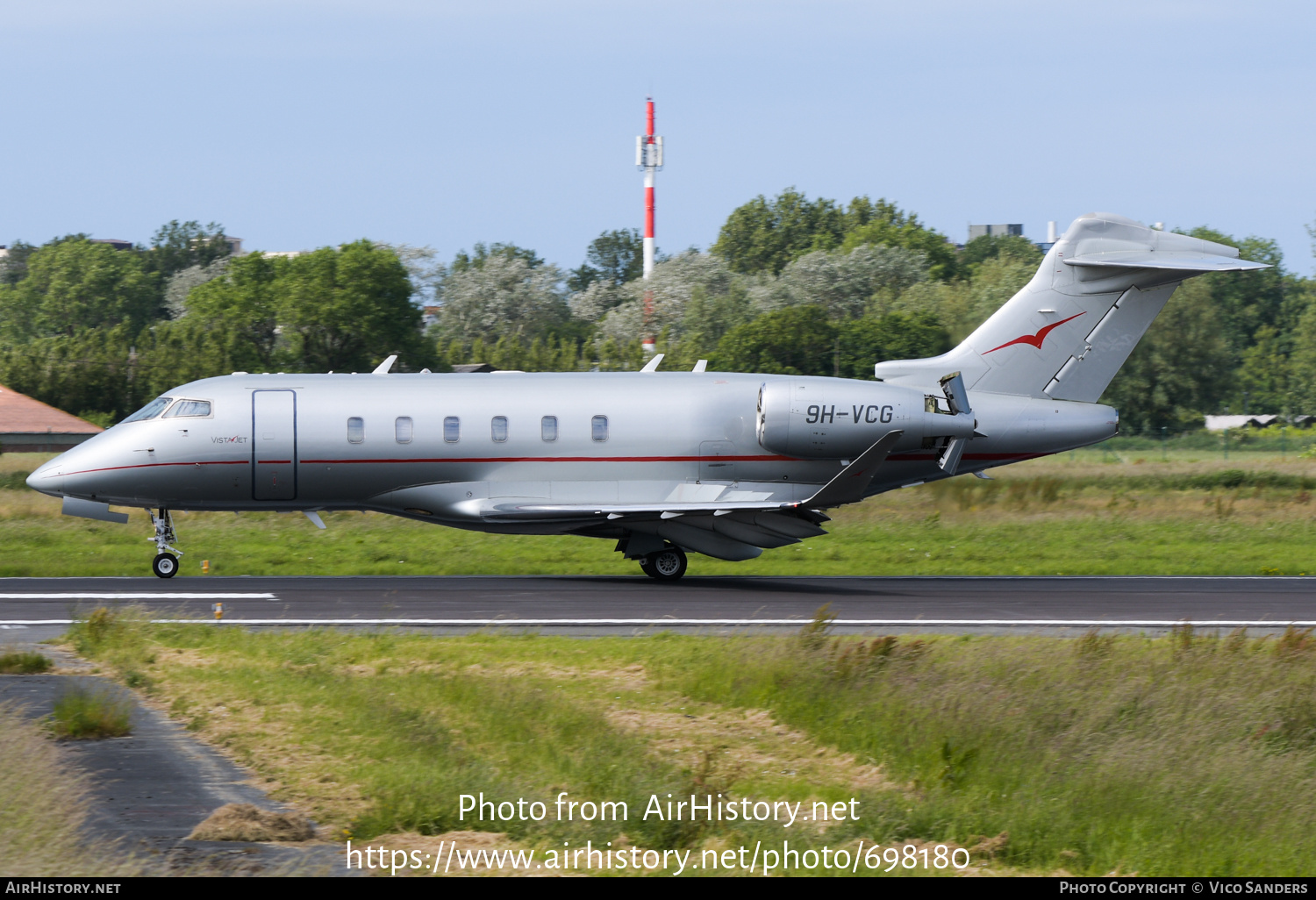 Aircraft Photo of 9H-VCG | Bombardier Challenger 350 (BD-100-1A10) | VistaJet | AirHistory.net #698180