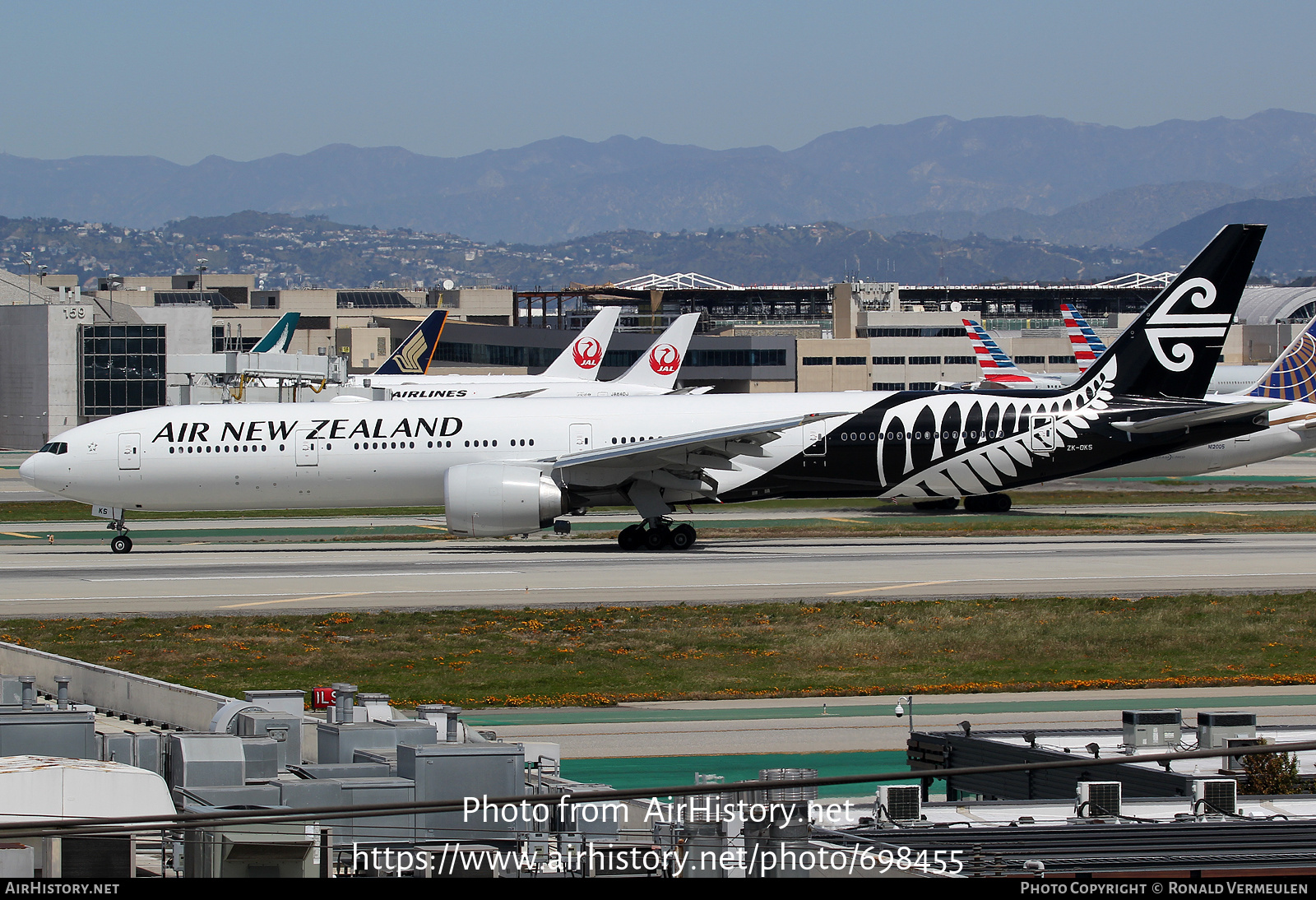 Aircraft Photo of ZK-OKS | Boeing 777-319/ER | Air New Zealand | AirHistory.net #698455