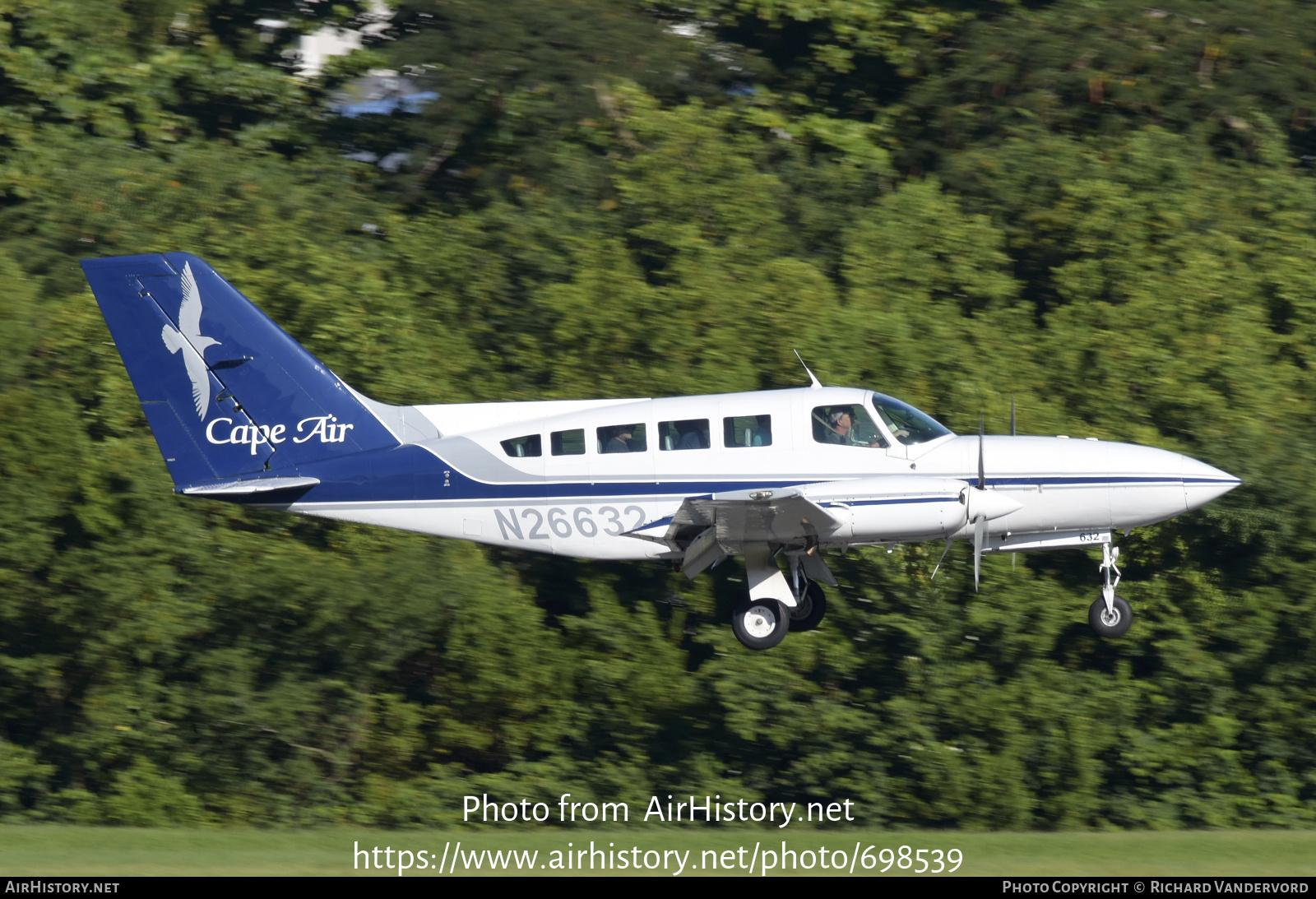 Aircraft Photo of N26632 | Cessna 402C Utililiner | Cape Air | AirHistory.net #698539