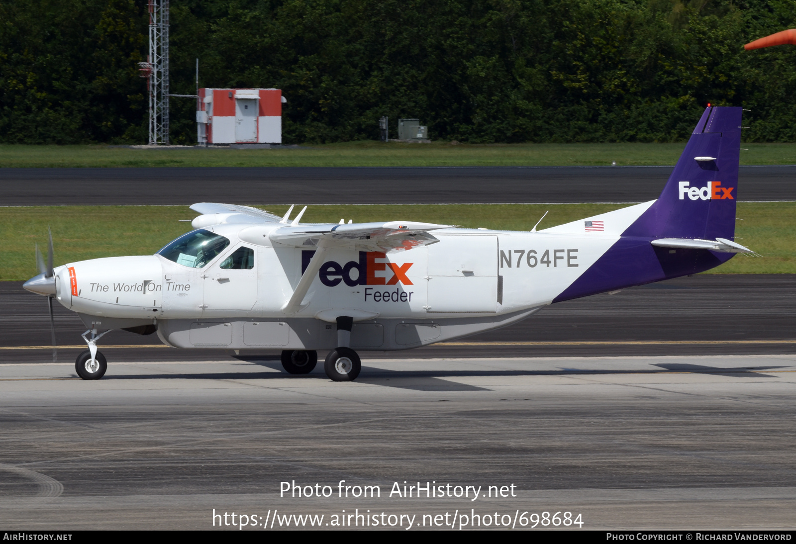 Aircraft Photo of N764FE | Cessna 208B Super Cargomaster | FedEx Feeder | AirHistory.net #698684