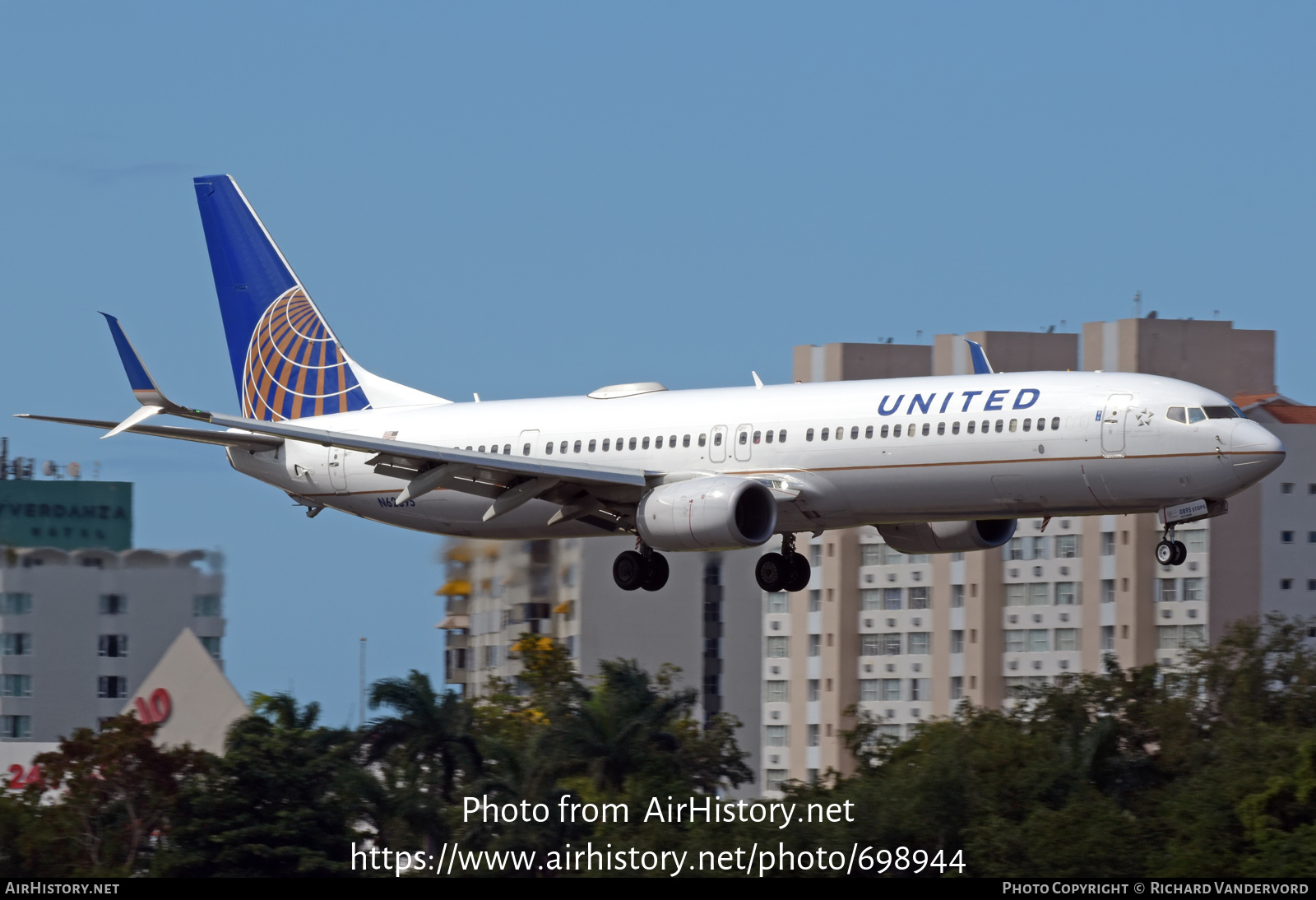 Aircraft Photo of N62895 | Boeing 737-900/ER | United Airlines | AirHistory.net #698944