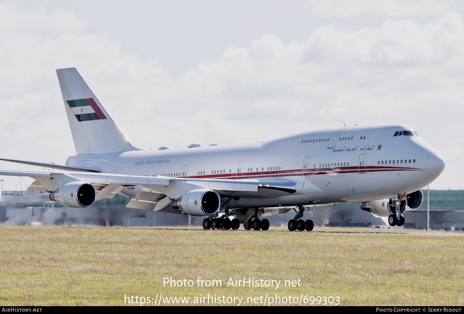 Aircraft Photo of A6-MMM | Boeing 747-422 | United Arab Emirates Government | AirHistory.net #699303