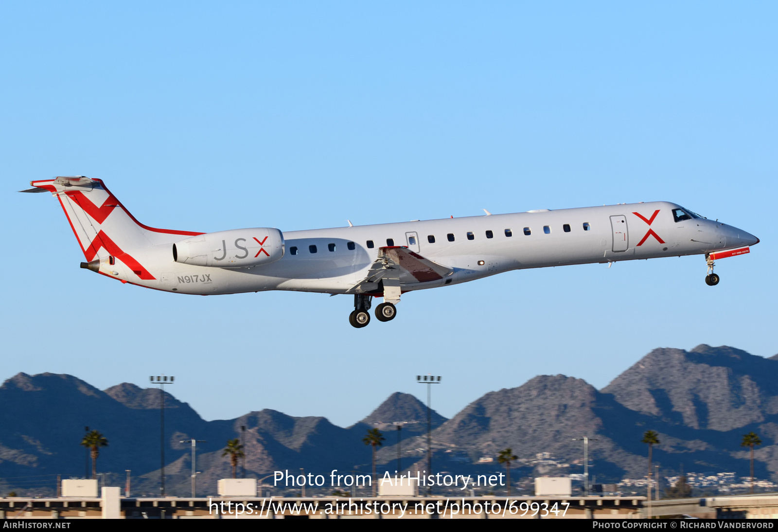 Aircraft Photo of N917JX | Embraer ERJ-145LR (EMB-145LR) | JetSuiteX - JSX | AirHistory.net #699347