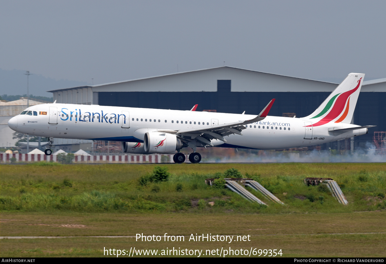 Aircraft Photo of 4R-AND | Airbus A321-251N | SriLankan Airlines | AirHistory.net #699354