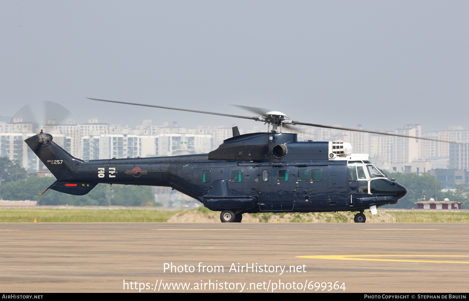 Aircraft Photo of 02-257 | Eurocopter AS-332L2 Super Puma Mk2 | South Korea - Air Force | AirHistory.net #699364