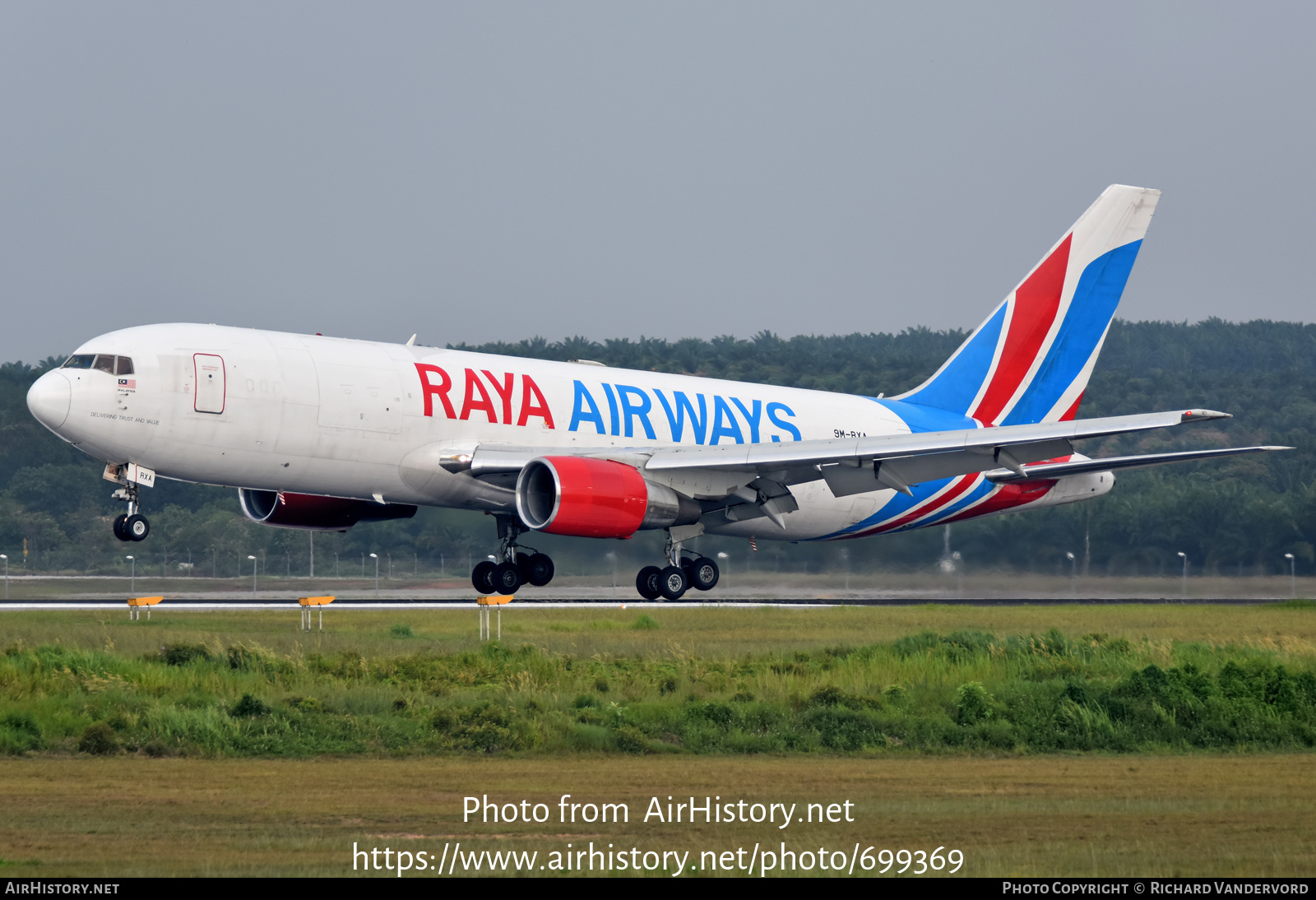 Aircraft Photo of 9M-RXA | Boeing 767-223(BDSF) | Raya Airways | AirHistory.net #699369