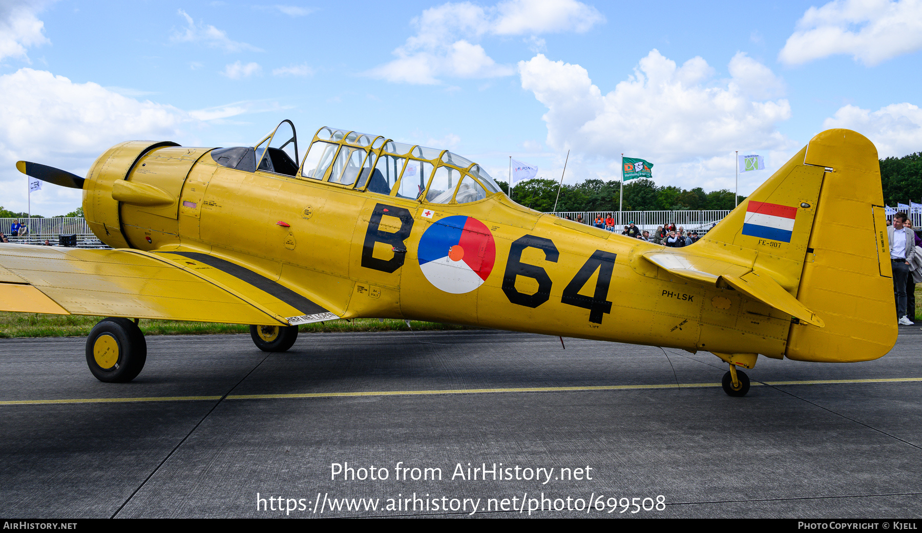 Aircraft Photo of PH-LSK / B-64 | North American AT-16 Harvard IIB | Netherlands - Air Force | AirHistory.net #699508