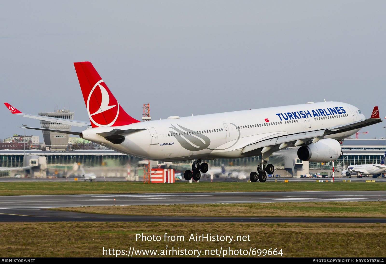 Aircraft Photo of TC-JNK | Airbus A330-343E | Turkish Airlines | AirHistory.net #699664