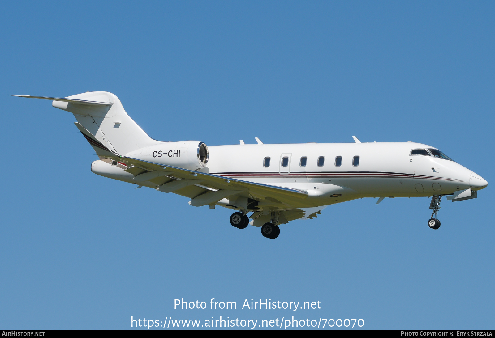 Aircraft Photo of CS-CHI | Bombardier Challenger 350 (BD-100-1A10) | AirHistory.net #700070