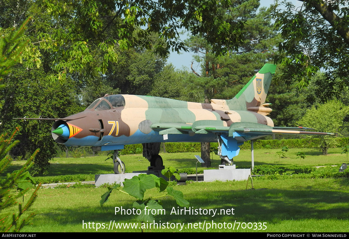 Aircraft Photo of 71 yellow | Sukhoi Su-17M4 | Ukraine - Air Force ...