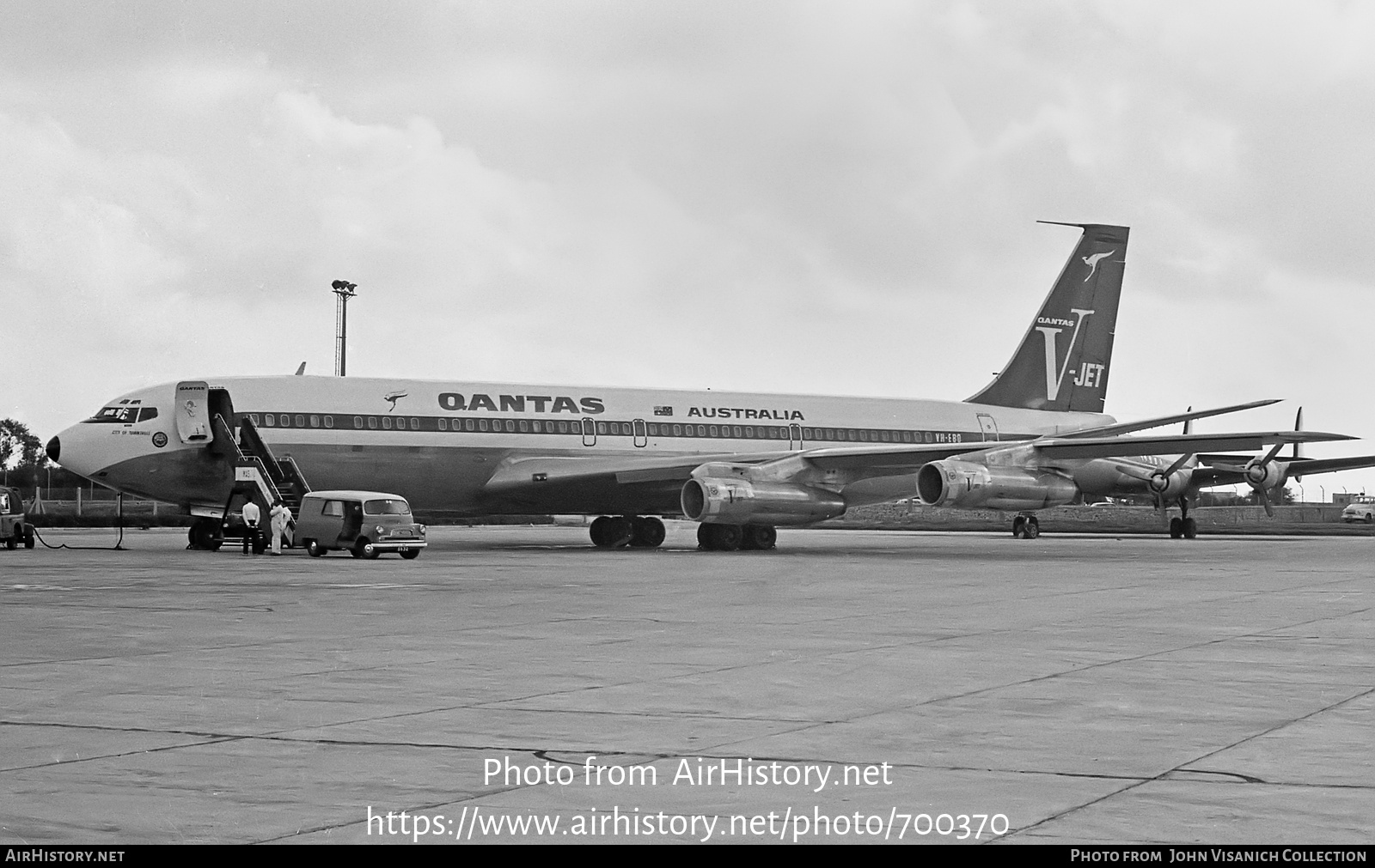 Aircraft Photo of VH-EBO | Boeing 707-338C | Qantas | AirHistory.net #700370