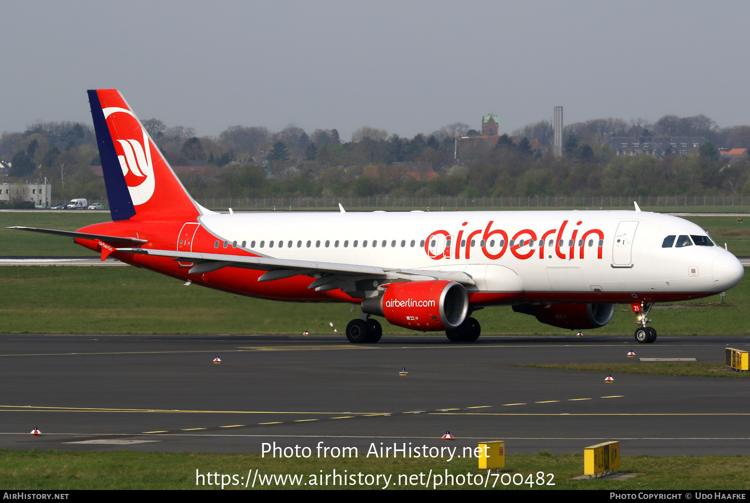 Aircraft Photo of D-ABZI | Airbus A320-216 | Air Berlin | AirHistory.net #700482