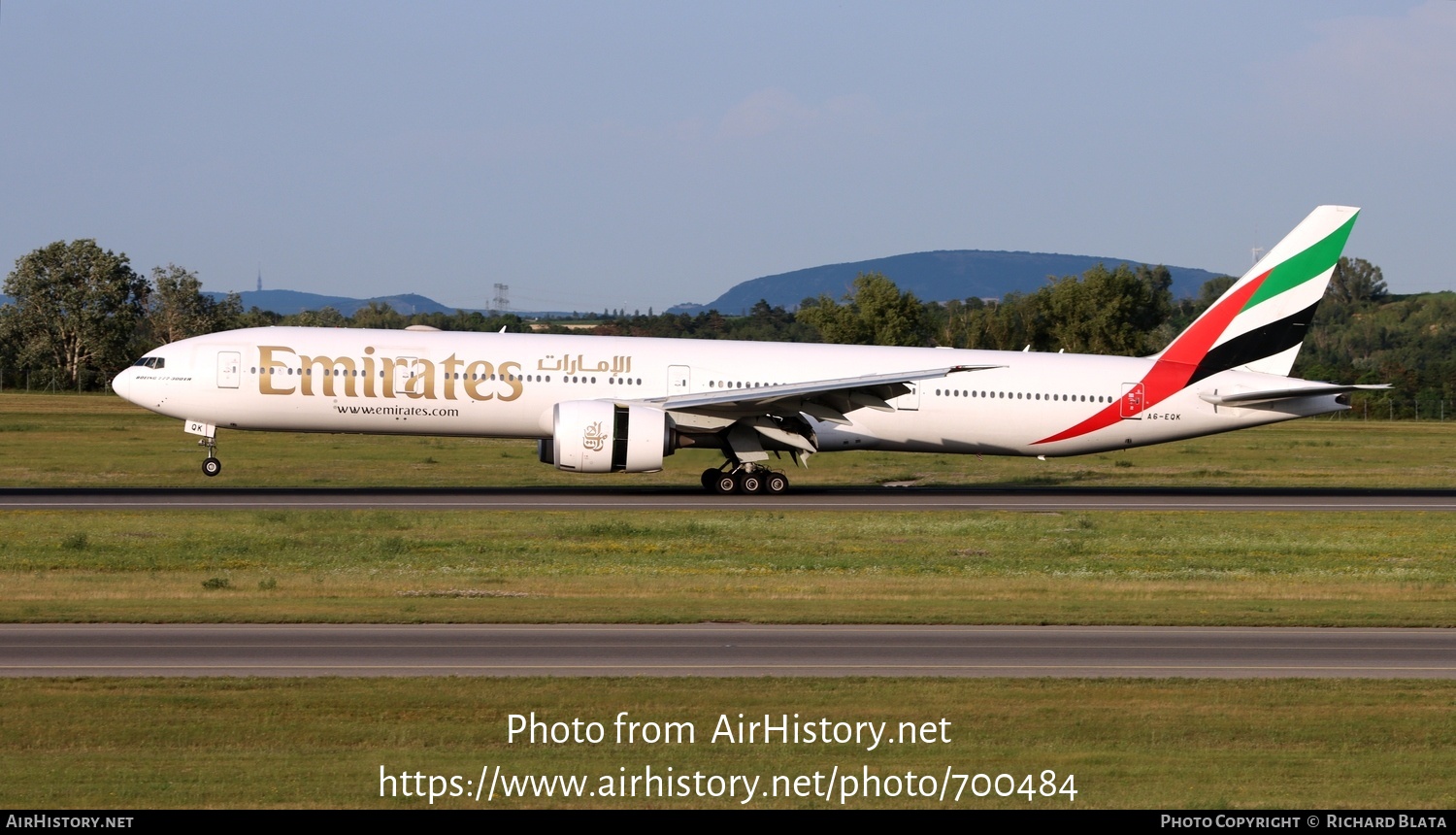 Aircraft Photo of A6-EQK | Boeing 777-300/ER | Emirates | AirHistory.net #700484