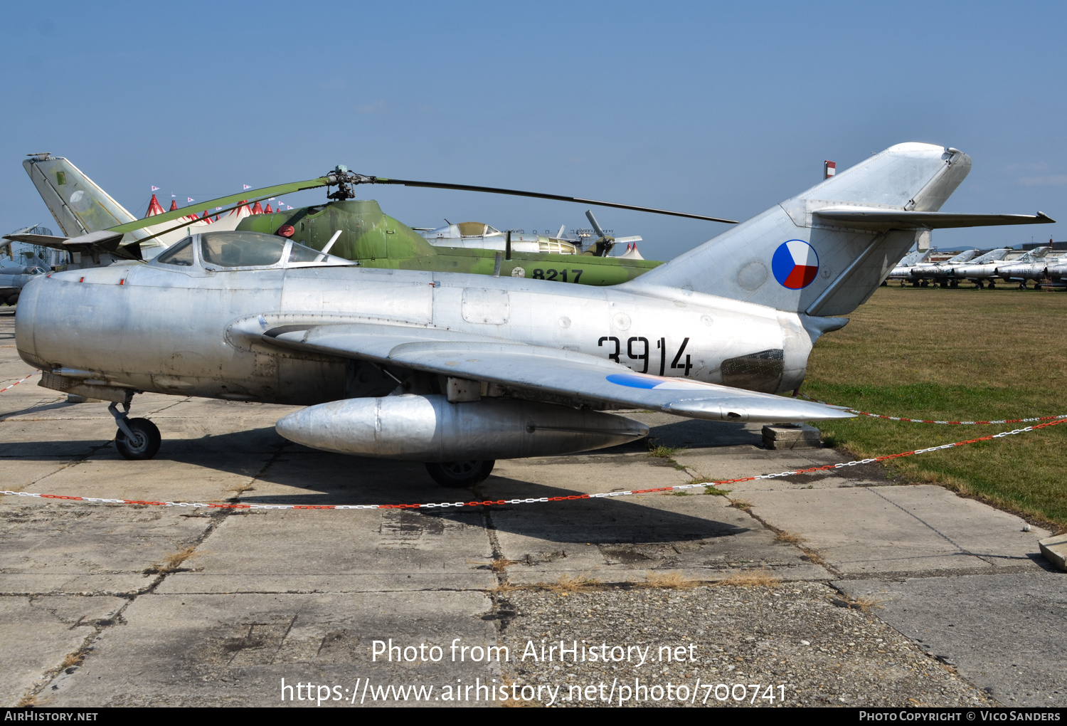 Aircraft Photo of 3914 | Mikoyan-Gurevich MiG-15bis | Czechoslovakia - Air Force | AirHistory.net #700741