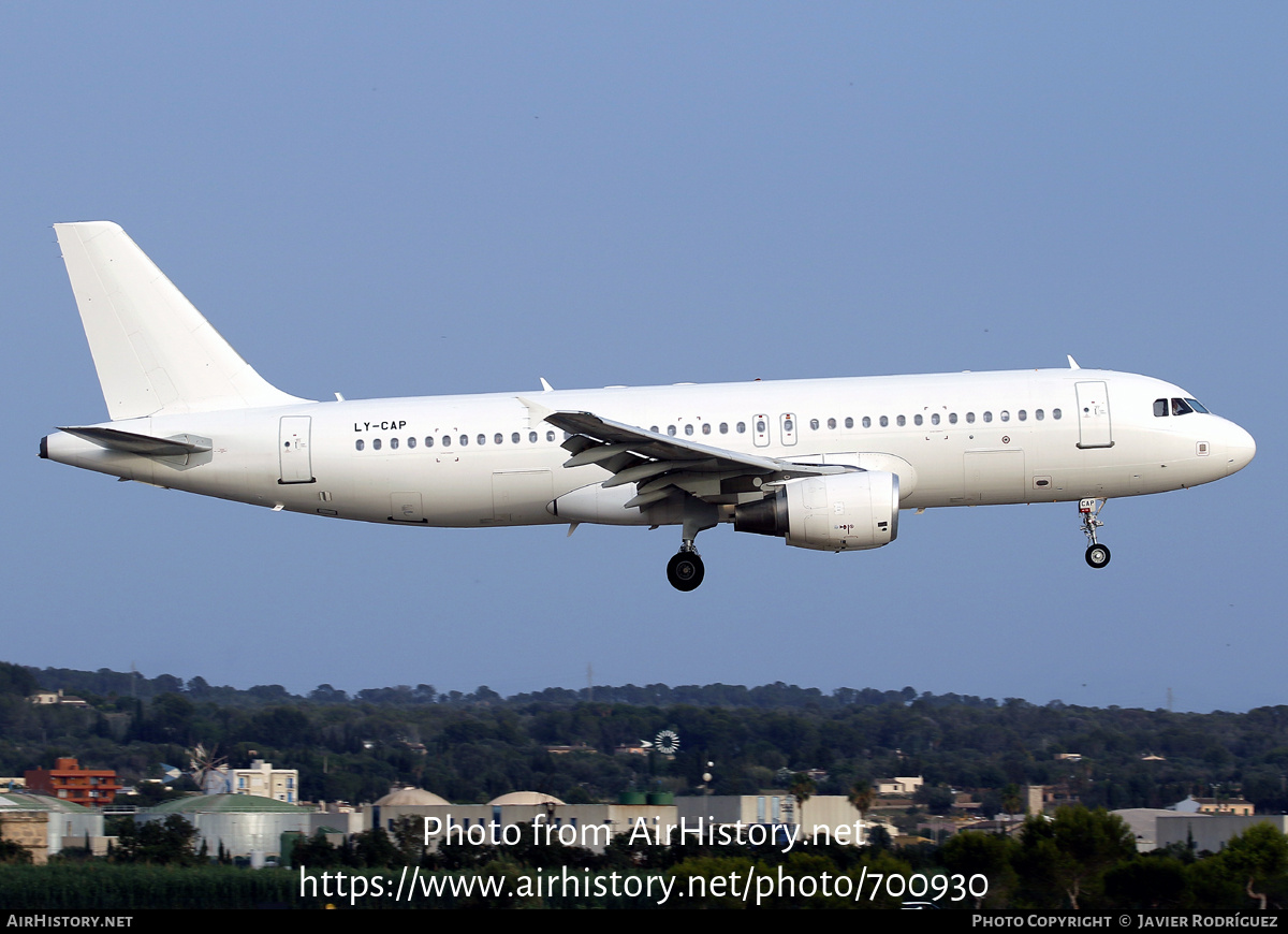 Aircraft Photo of LY-CAP | Airbus A320-214 | AirHistory.net #700930