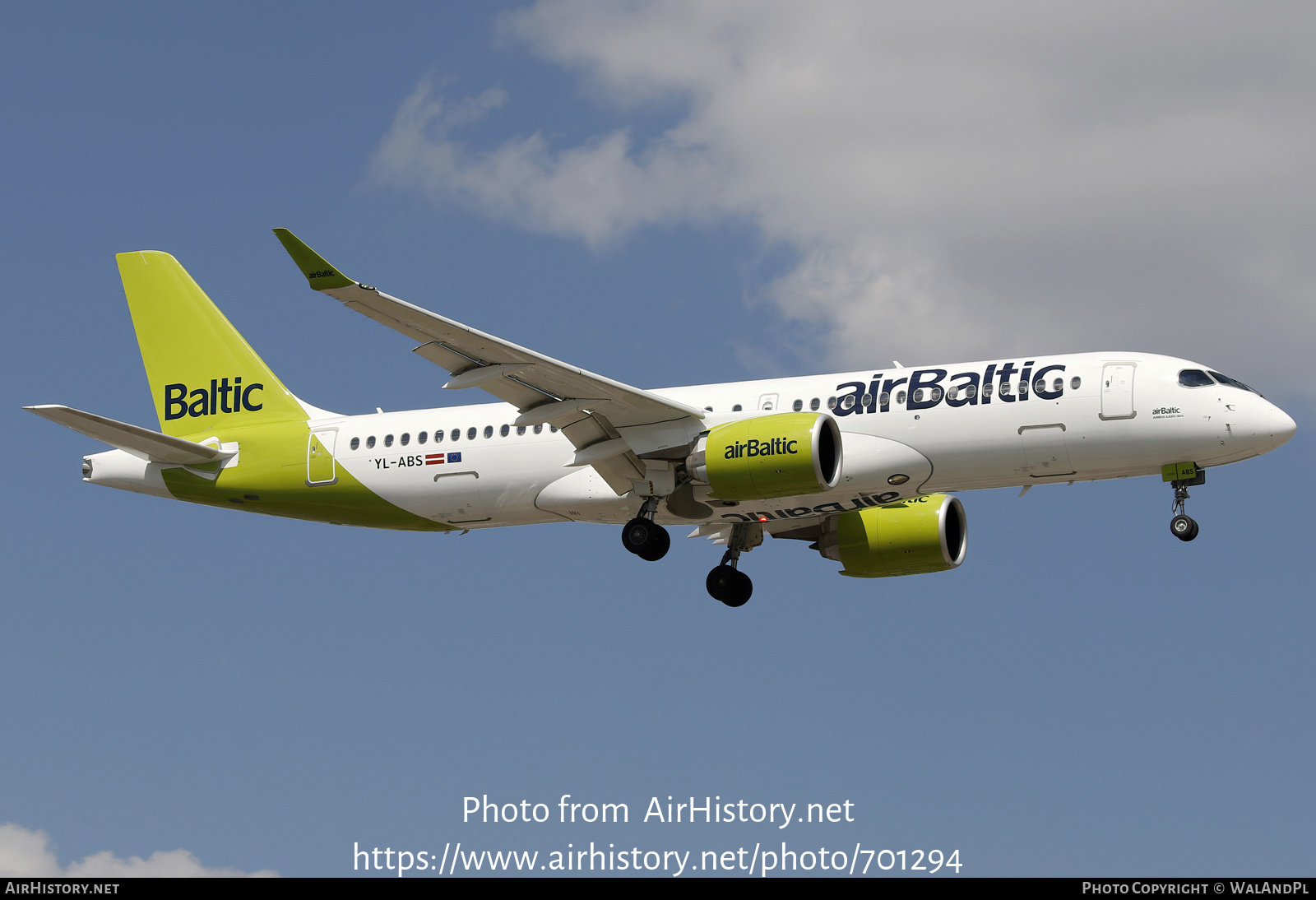 Aircraft Photo of YL-ABS | Airbus A220-371 (BD-500-1A11) | AirBaltic | AirHistory.net #701294