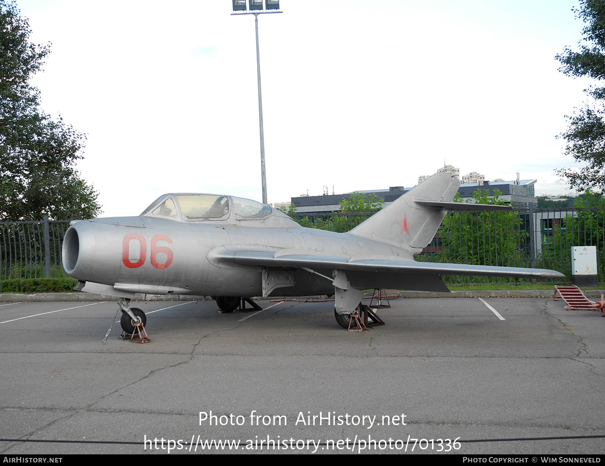 Aircraft Photo of 06 red | Mikoyan-Gurevich MiG-15UTI | Soviet Union - Air Force | AirHistory.net #701336