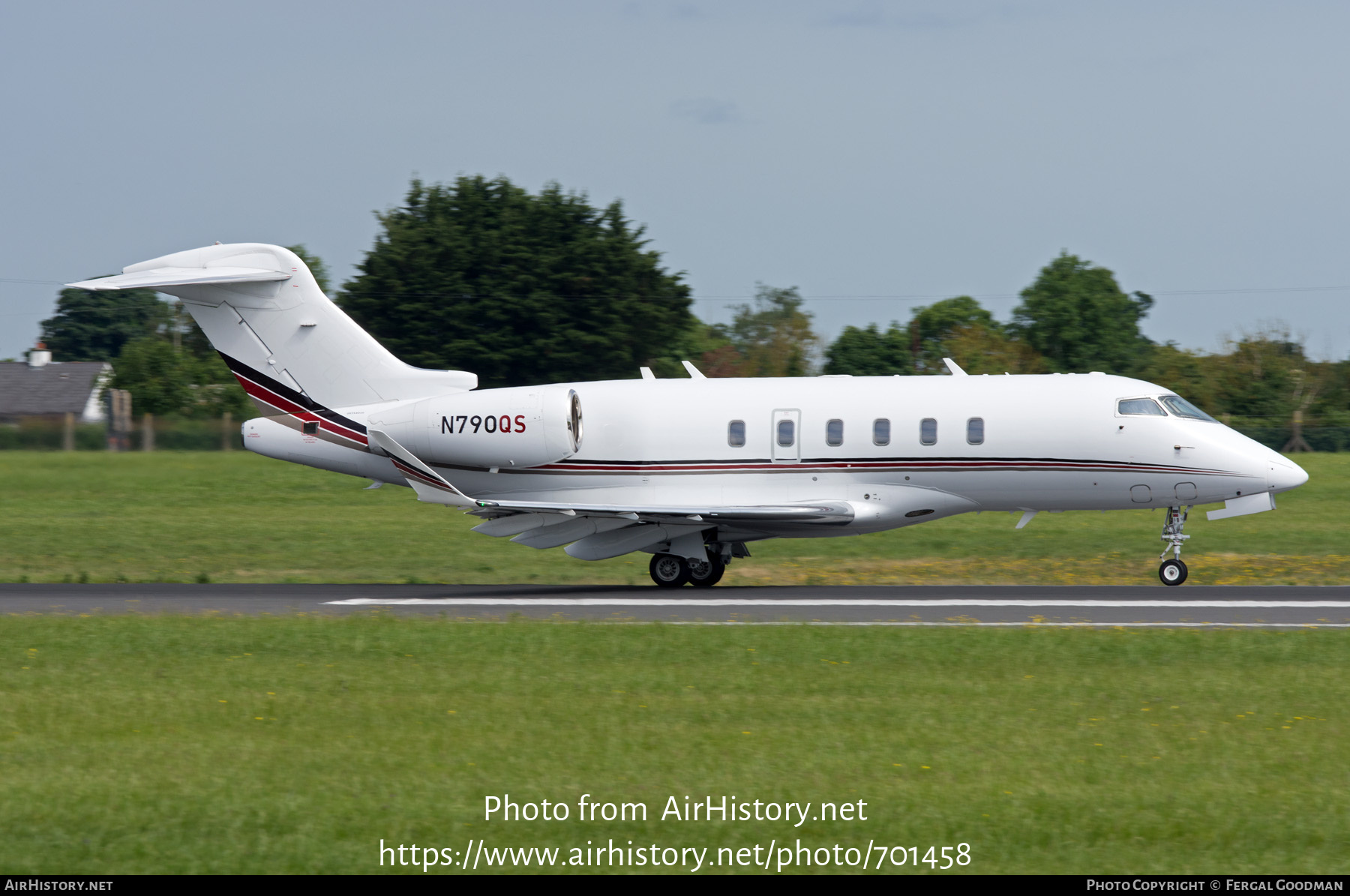 Aircraft Photo of N790QS | Bombardier Challenger 350 (BD-100-1A10) | AirHistory.net #701458