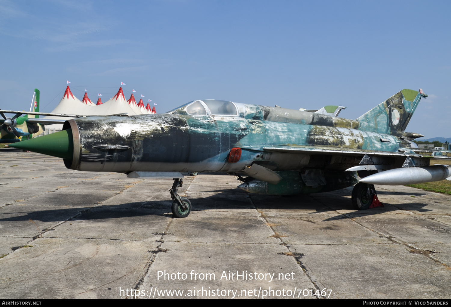 Aircraft Photo of 1922 | Mikoyan-Gurevich MiG-21R | Czechoslovakia - Air Force | AirHistory.net #701467