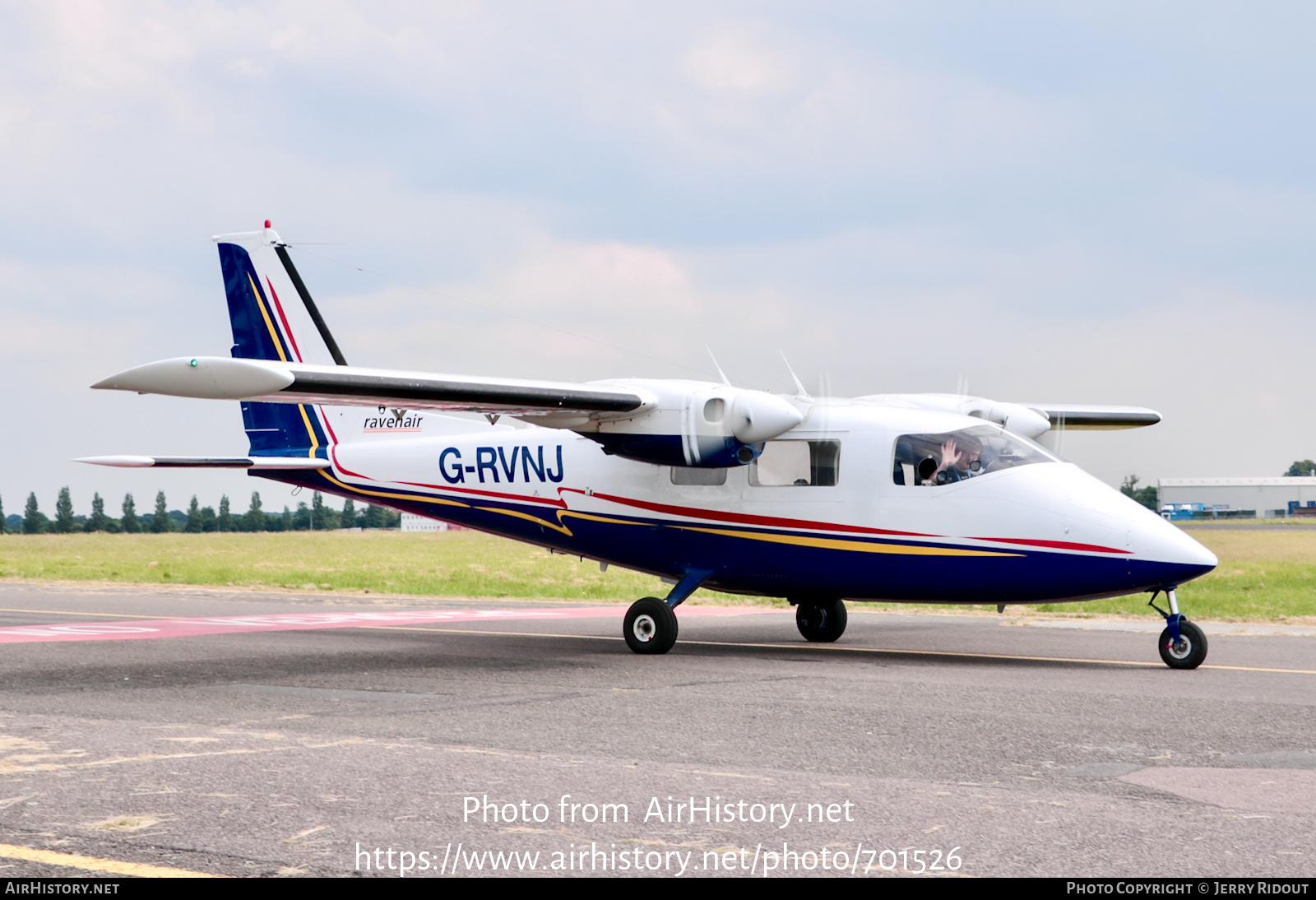 Aircraft Photo of G-RVNJ | Partenavia P-68B Victor | Ravenair | AirHistory.net #701526