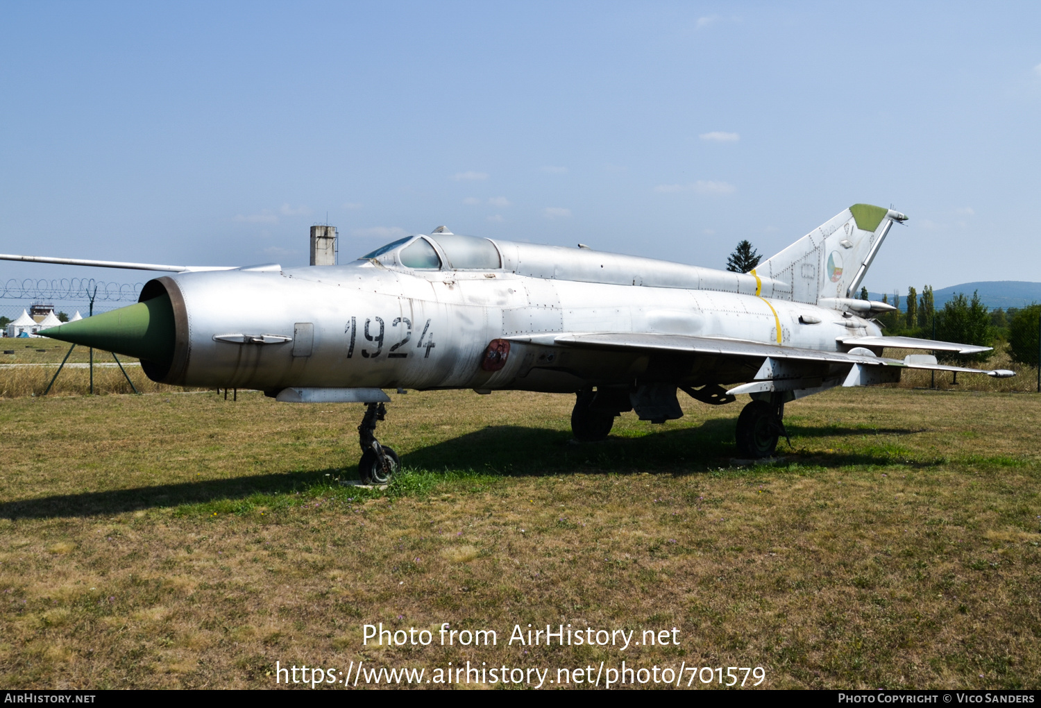 Aircraft Photo of 1924 | Mikoyan-Gurevich MiG-21R | Czechoslovakia - Air Force | AirHistory.net #701579