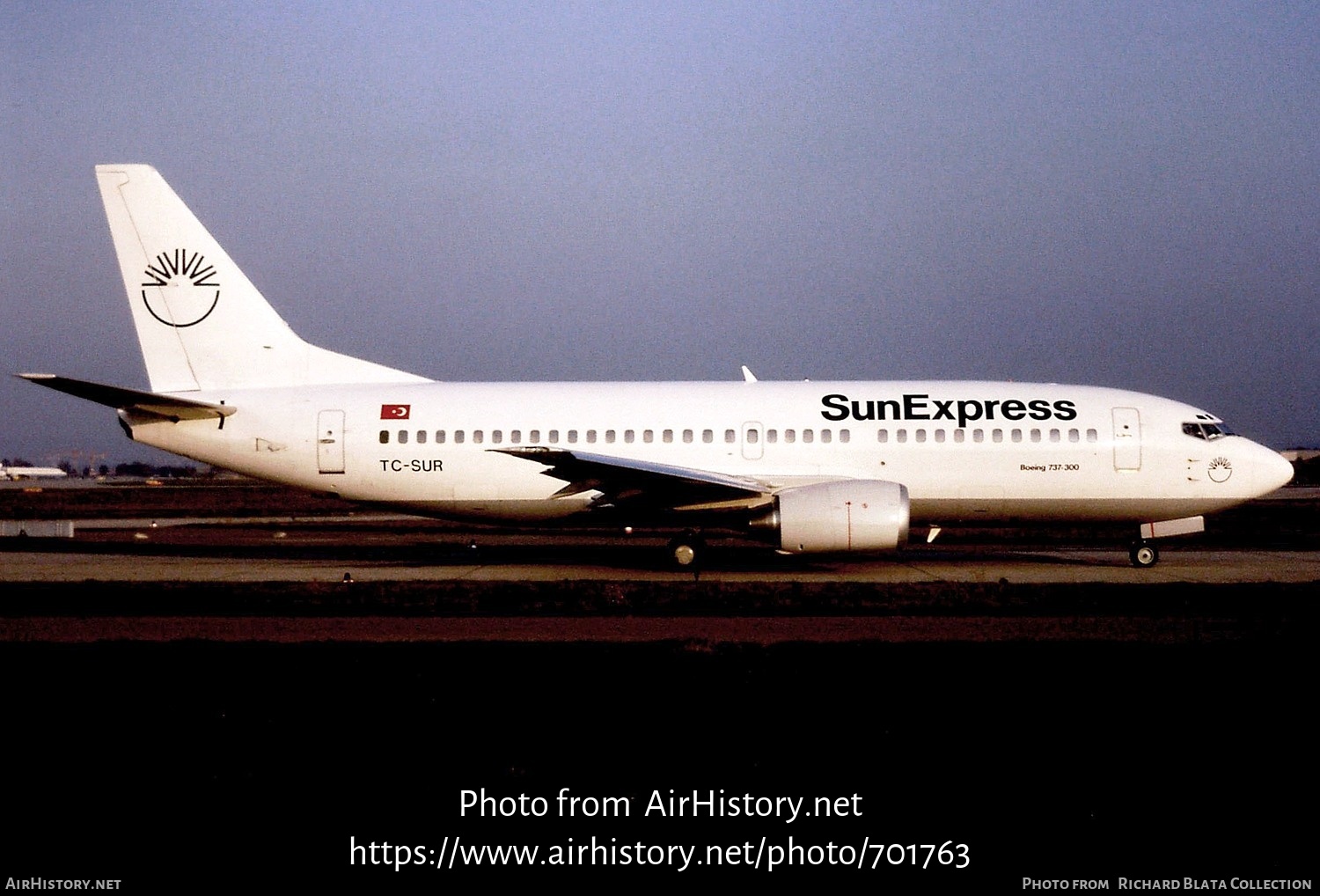 Aircraft Photo of TC-SUR | Boeing 737-3Y0 | SunExpress | AirHistory.net #701763