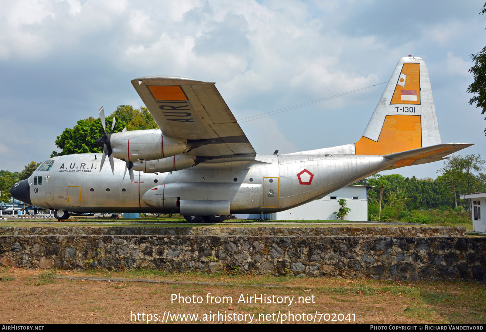 Aircraft Photo of T-1301 | Lockheed C-130B Hercules (L-282) | Indonesia - Air Force | AirHistory.net #702041