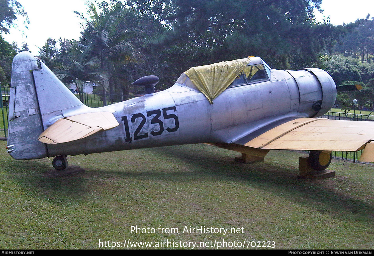 Aircraft Photo of 1235 | North American T-6 (AT-6C) | Brazil - Air Force | AirHistory.net #702223