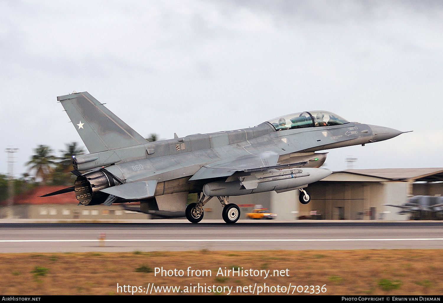 Aircraft Photo of 860 | Lockheed Martin F-16D Fighting Falcon | Chile - Air Force | AirHistory.net #702336