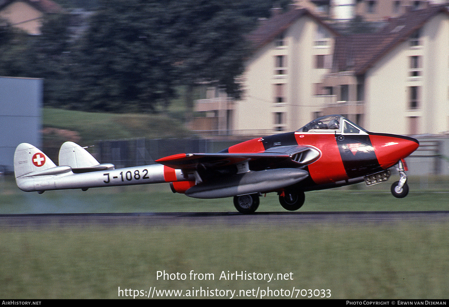 Aircraft Photo of J-1082 | De Havilland D.H. 100 Vampire FB6 | Switzerland - Air Force | AirHistory.net #703033