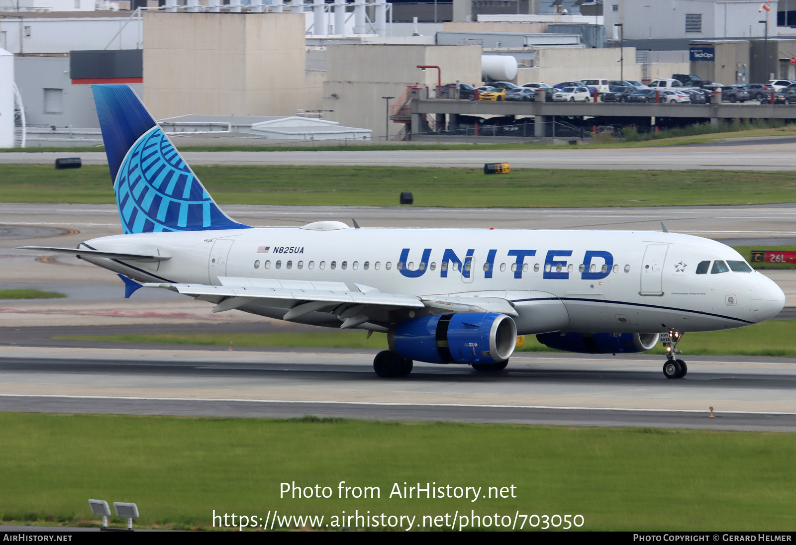 Aircraft Photo of N825UA | Airbus A319-131 | United Airlines | AirHistory.net #703050