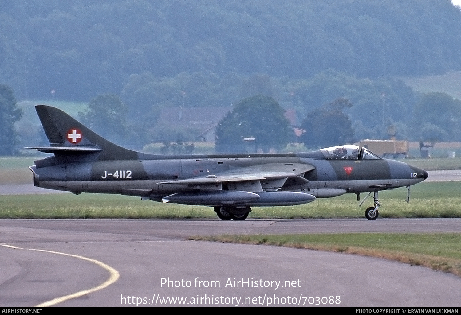 Aircraft Photo of J-4112 | Hawker Hunter F58A | Switzerland - Air Force | AirHistory.net #703088