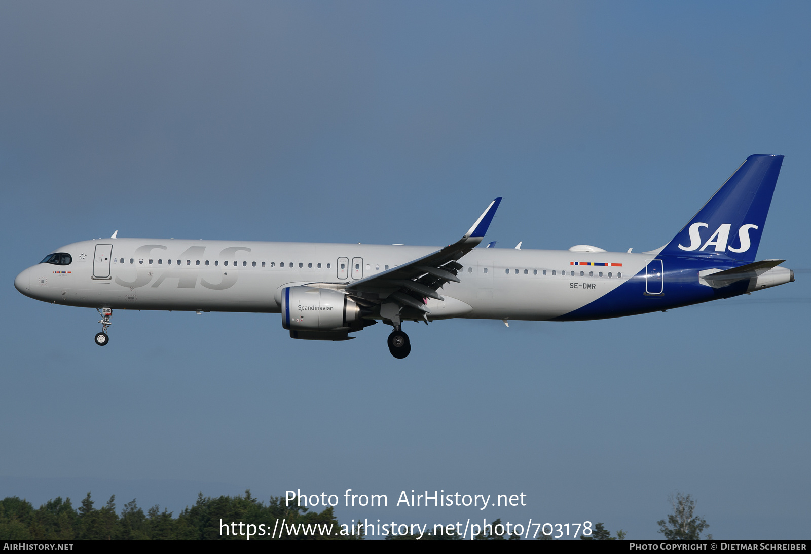 Aircraft Photo of SE-DMR | Airbus A321-253NX | Scandinavian Airlines - SAS | AirHistory.net #703178