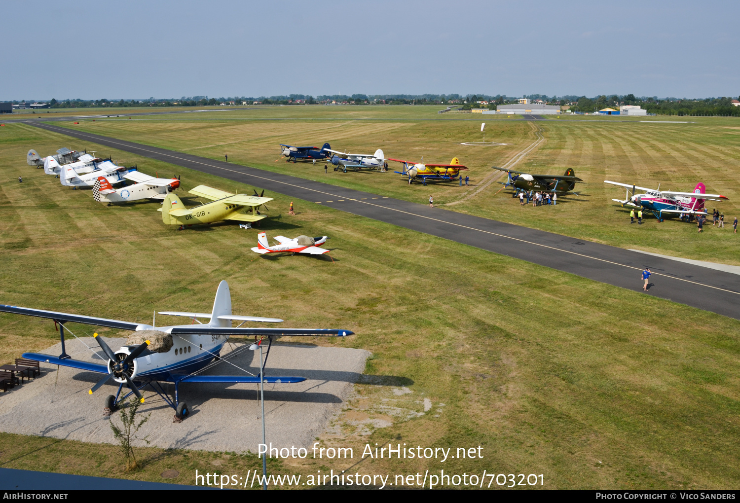 Airport photo of Mielec (EPML) in Poland | AirHistory.net #703201