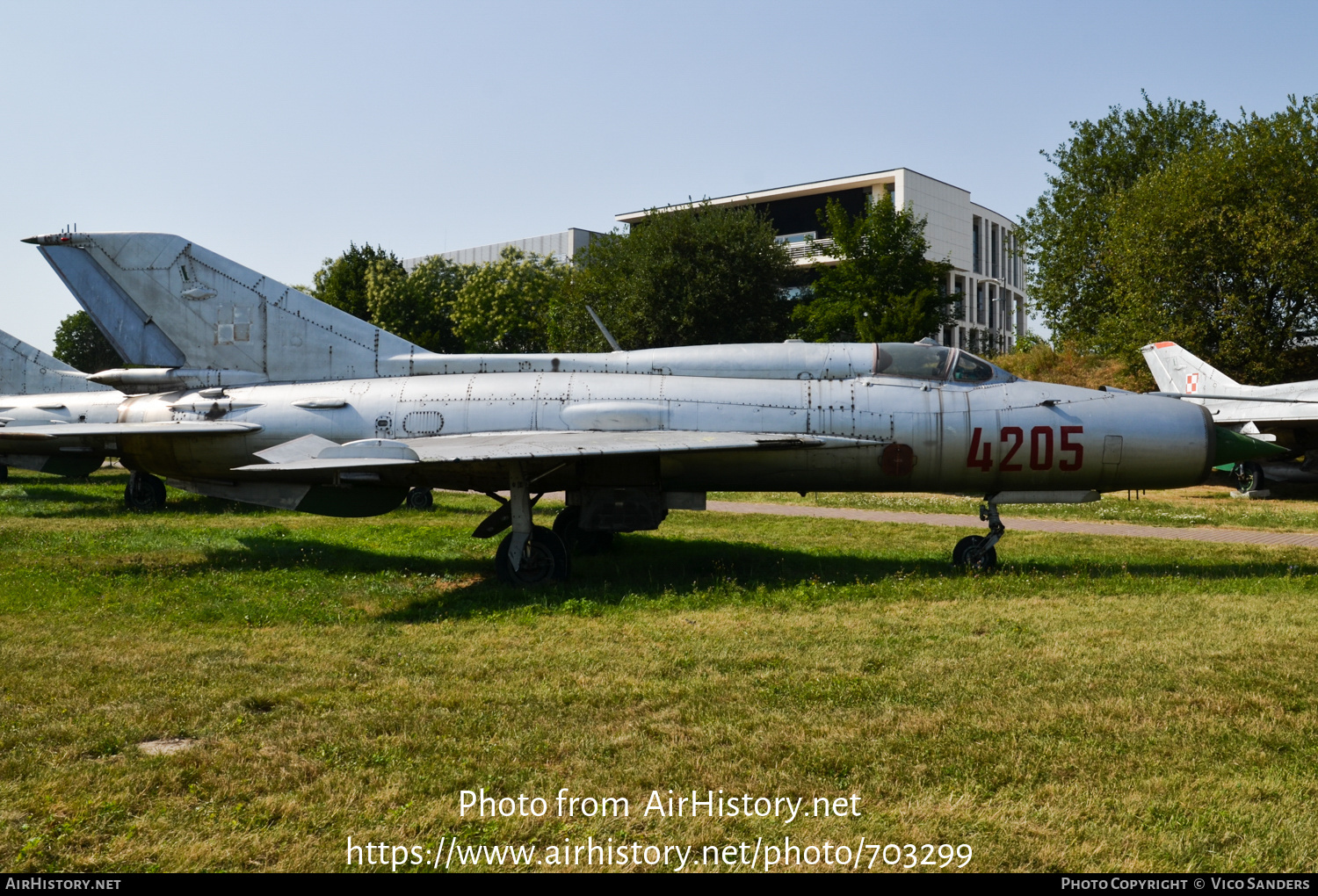 Aircraft Photo of 4205 | Mikoyan-Gurevich MiG-21PFM | Poland - Air Force | AirHistory.net #703299