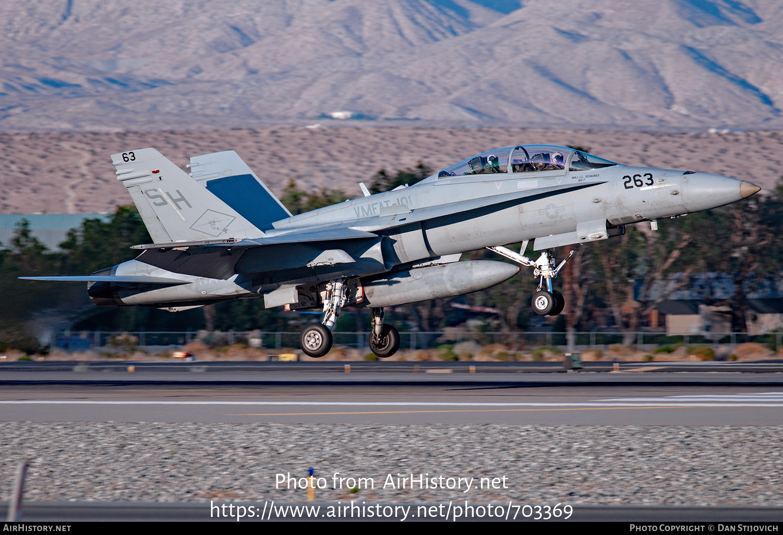 Aircraft Photo of 164056 | McDonnell Douglas F/A-18D Hornet | USA - Marines | AirHistory.net #703369