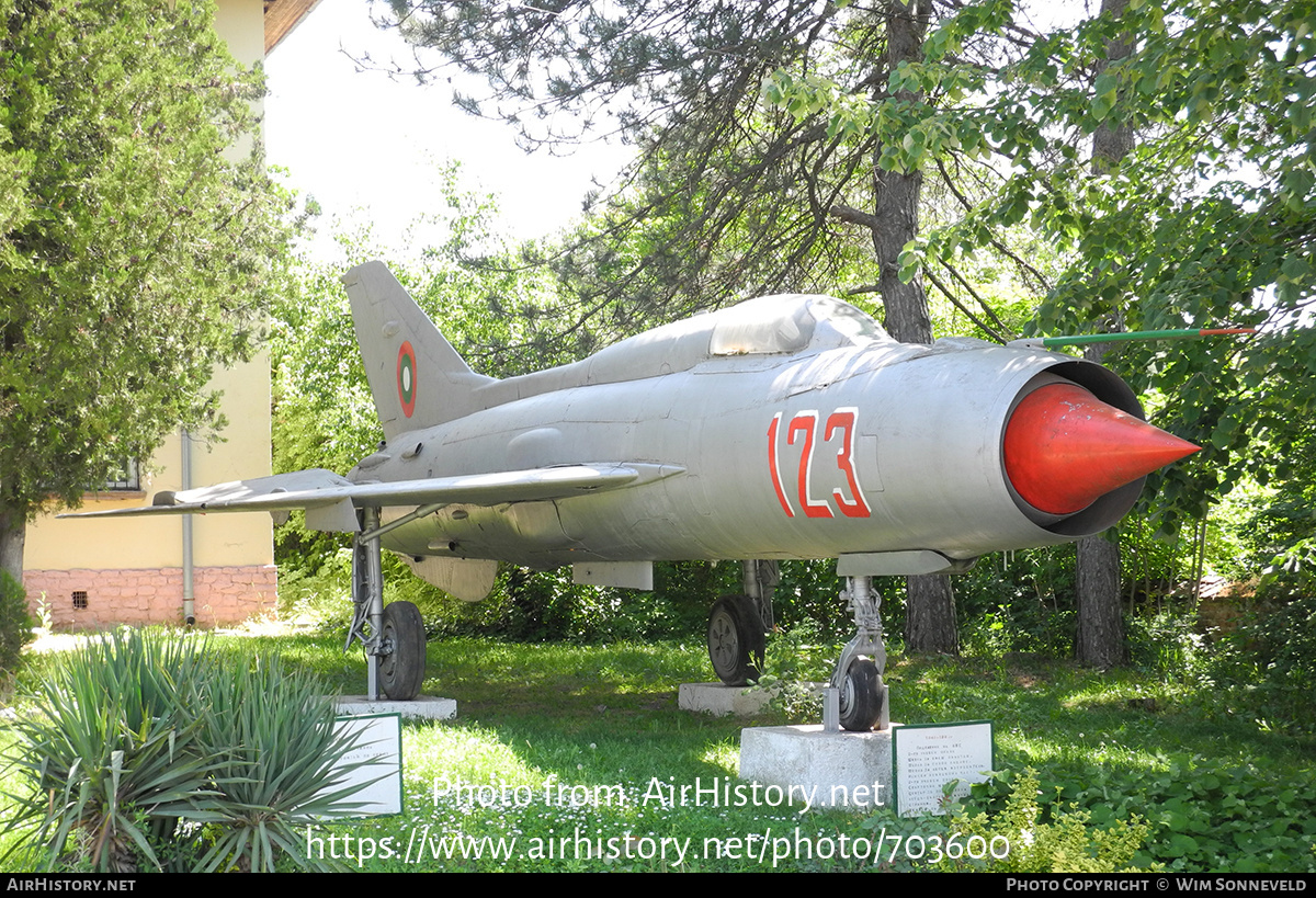 Aircraft Photo of 123 | Mikoyan-Gurevich MiG-21PF | Bulgaria - Air Force | AirHistory.net #703600