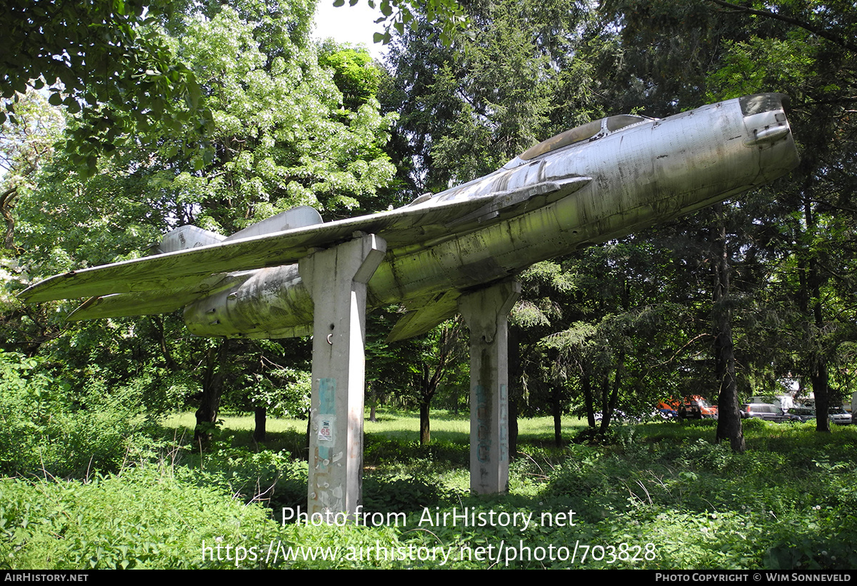 Aircraft Photo of 933 | Mikoyan-Gurevich MiG-19PM | Bulgaria - Air Force | AirHistory.net #703828