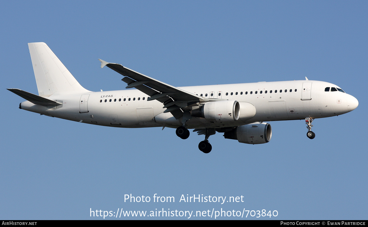 Aircraft Photo of LY-FAS | Airbus A320-214 | AirHistory.net #703840
