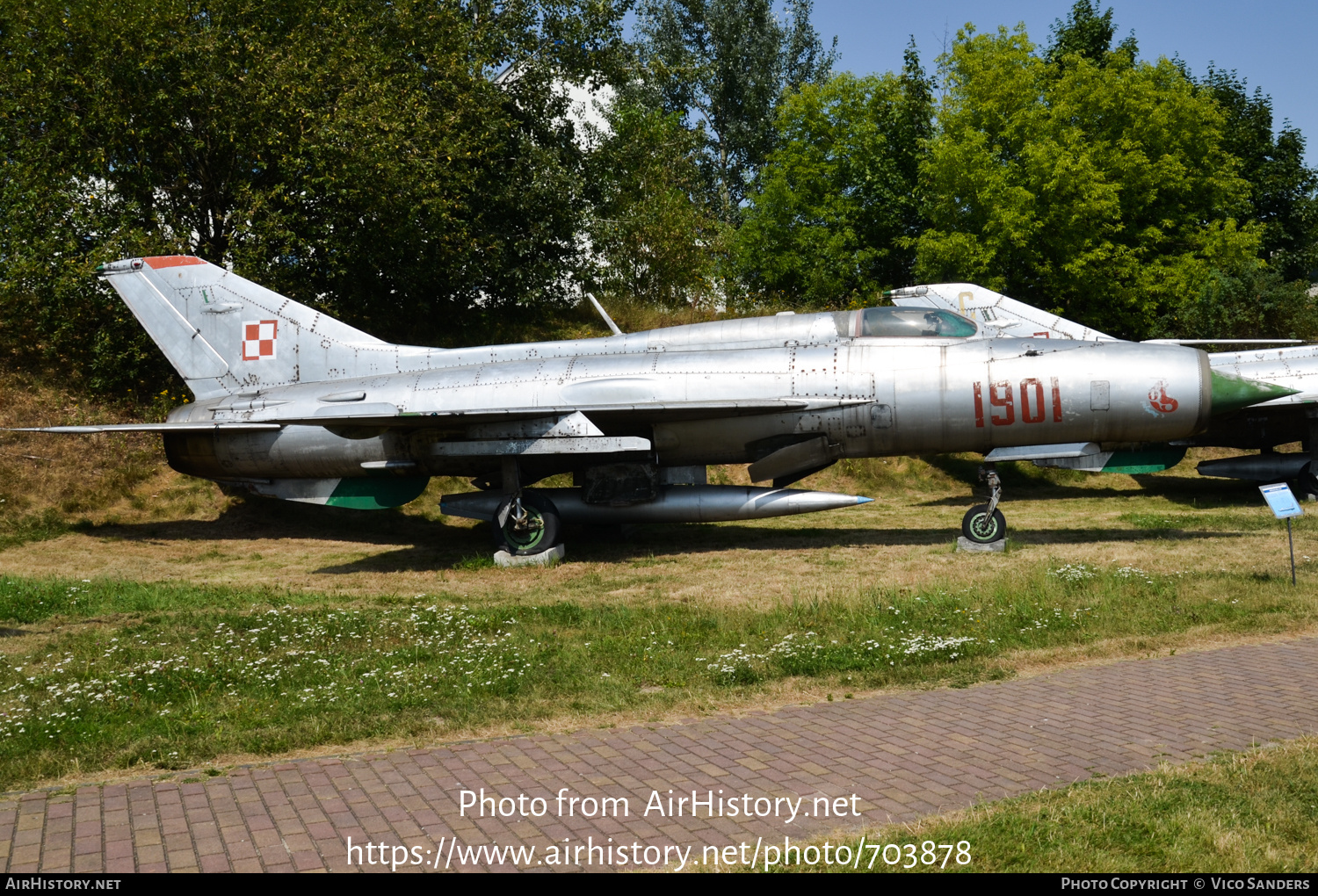 Aircraft Photo of 1901 | Mikoyan-Gurevich MiG-21PF | Poland - Air Force | AirHistory.net #703878