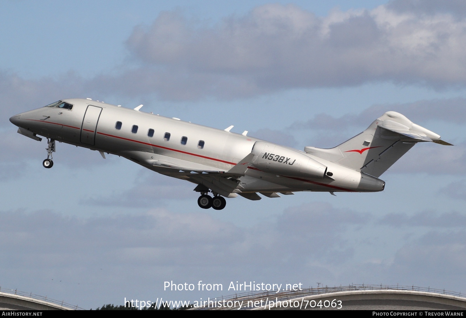 Aircraft Photo of N538XJ | Bombardier Challenger 300 (BD-100-1A10) | AirHistory.net #704063