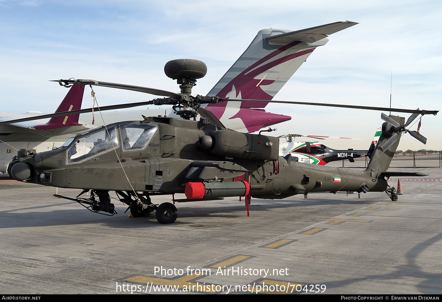 Aircraft Photo of KAF013 | Boeing AH-64D Apache | Kuwait - Air Force | AirHistory.net #704259