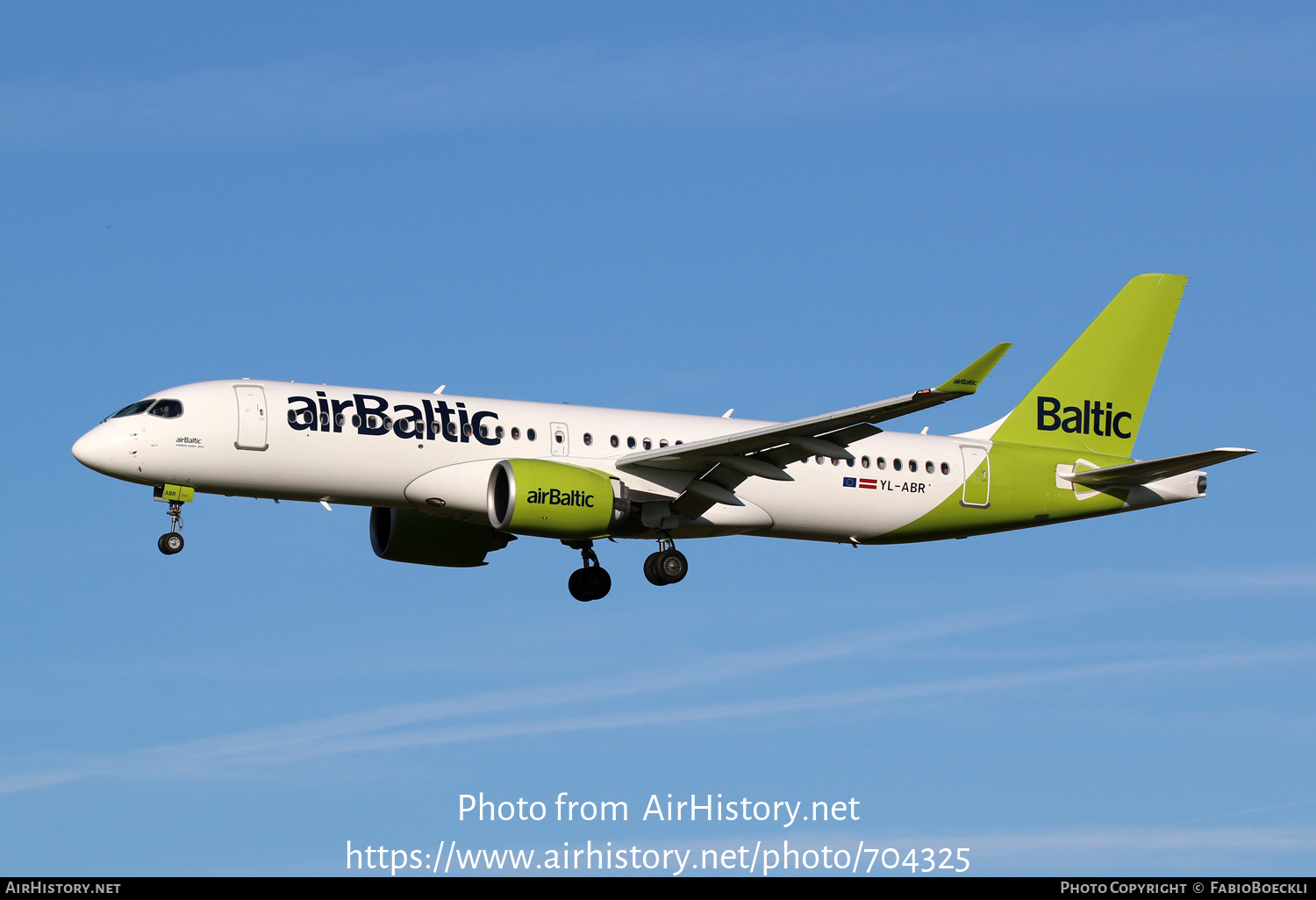 Aircraft Photo of YL-ABR | Airbus A220-371 (BD-500-1A11) | AirBaltic | AirHistory.net #704325