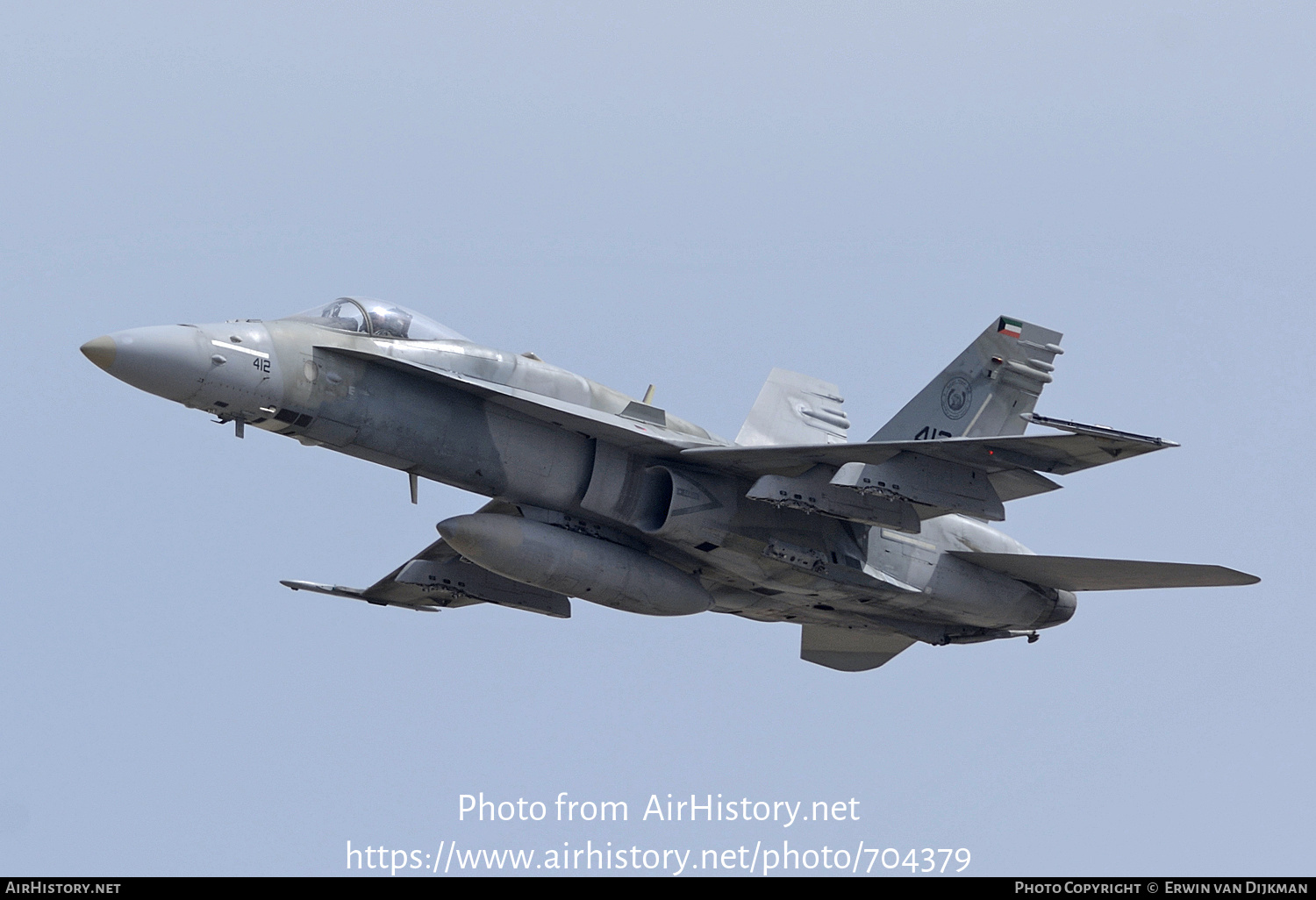 Aircraft Photo of 412 | McDonnell Douglas F/A-18C Hornet | Kuwait - Air Force | AirHistory.net #704379