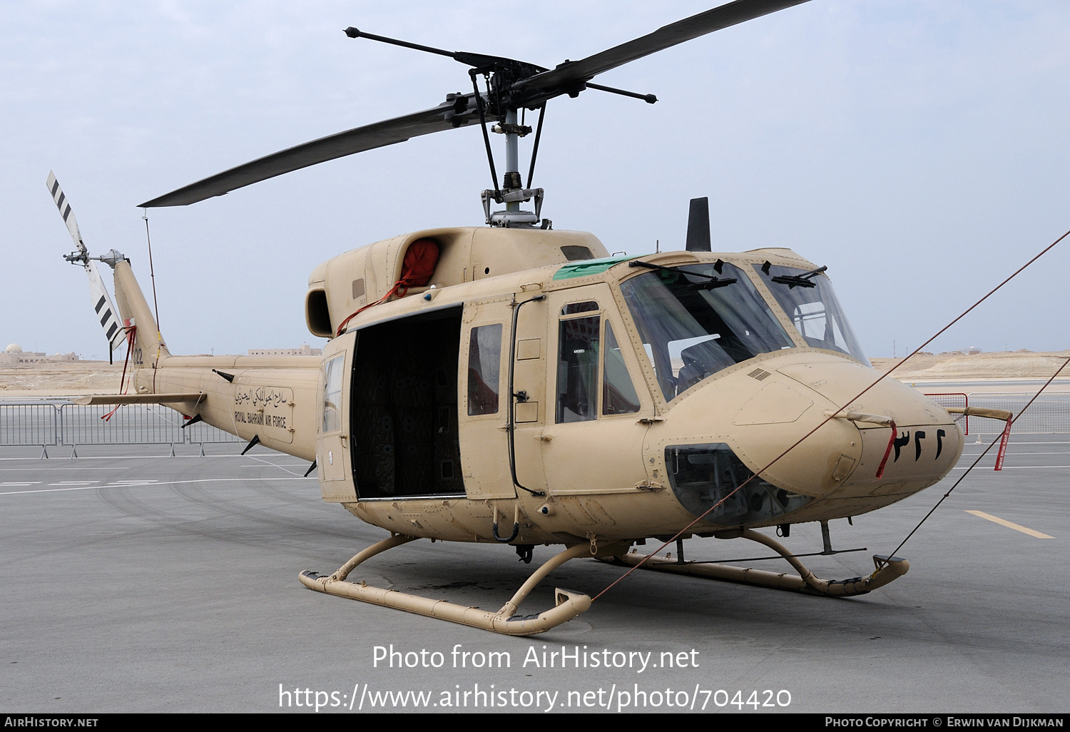 Aircraft Photo of 322 | Bell 212 | Bahrain - Air Force | AirHistory.net #704420