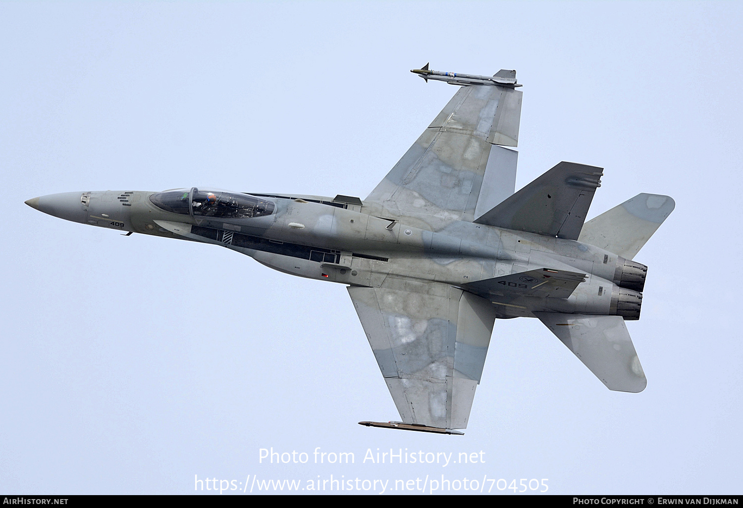 Aircraft Photo of 409 | McDonnell Douglas F/A-18C Hornet | Kuwait - Air Force | AirHistory.net #704505