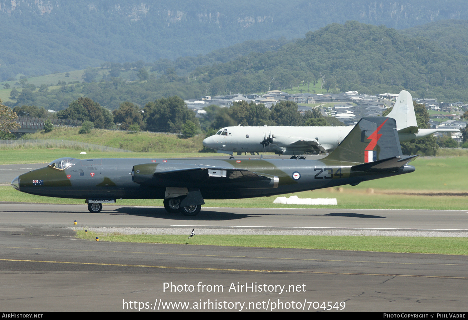 Aircraft Photo of VH-ZSQ / A84-234 | English Electric Canberra TT18 | Australia - Air Force | AirHistory.net #704549